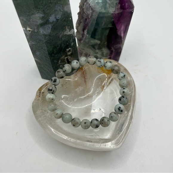 Kiwi Jasper Men’s 8mm Crystal Gemstone Beaded Elasticated Bracelet - Picture 5 of 6